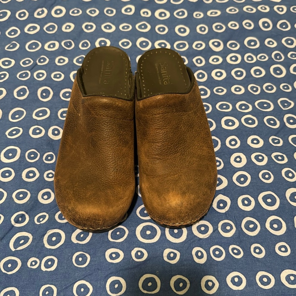 Sanita size 38/7.5 Brown open back clog